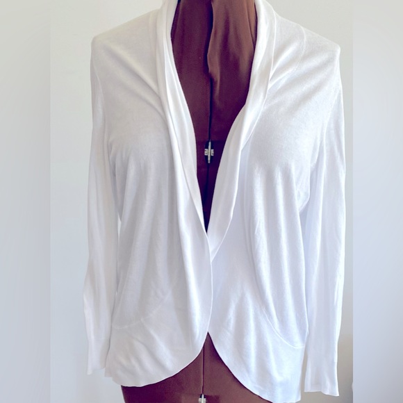 🤍REITMANS🤍Pure white cardigan. Never worn. Size medium. - Picture 4 of 9